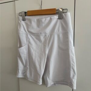 WHITE BIKERSHORT
